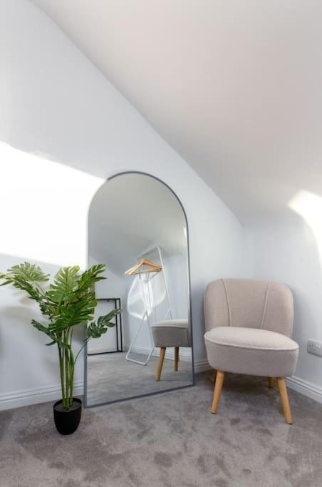 The Stylish 3-Bedroom Maisonette Retreat Stirling Exterior photo